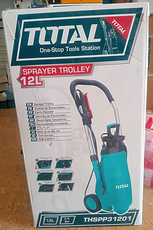 BÌNH XỊT NƯỚC CÓ BÁNH XE ĐẨY 12LÍT TOTAL THSPP31201 - HÀNG CHÍNH HÃNG