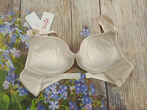 Áo lót nữ nâng ngực tạo khe Triumph 623-039 cúp xéo có gọng, đệm mút dày giúp nâng và định hình ngực tối đa (Da - Be)