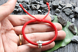 Vòng Tay Kết Dây Tuổi Mùi Ngọc Quý Gemstones