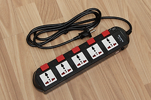 Ổ cắm điện 5 lỗ 2m Điện Quang SM750SL - Hàng Chính Hãng