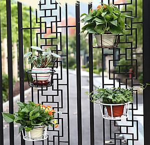 Giá kim loại để chậu hoa, cây cảnh mini có móc treo ban công tiện lợi - ĐEN