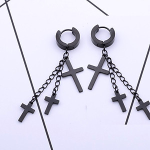 Khuyên tai chữ thập đen bí ẩn manly