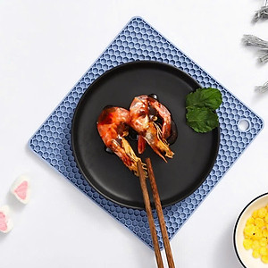 Set 4 Miếng Lót Nồi Silicon Vuông Chống Trầy Xước Bếp Từ/Bếp Điện – Bảo Vệ Mặt Bếp Cảm Ứng, Chịu Nhiệt 300°C, Chống Trượt An Toàn - HÀNG CHÍNH HÃNG MINIIN
