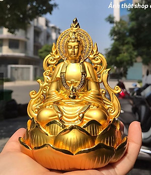 Tượng Phật Bà trang trí trong xe ô tô 