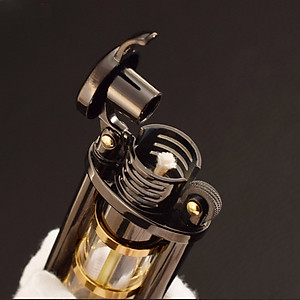 Sét Vỏ Hột Quẹt Bật Lửa Xăng Đá Zorro Z-652 Thiết Kế Đẹp Độc Lạ Nhỏ Gọn Tiện Dụng - Giao Màu Ngẫu Nhiên + COMBO 3 BÌNH XĂNG MÀU