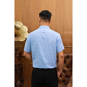 Áo Sơ Mi Nam Ngắn Tay Anton Công Sở Trung Niên Vải Cotton Màu Xanh Dương Kẻ Trắng – XGD553