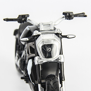 Mô hình xe mô tô Ducati X Diavel S 1:18 Bburago - 18-51066