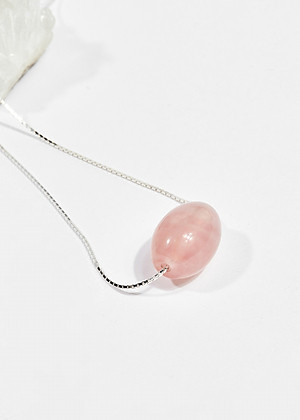 Dây chuyền phong thủy đá thạch anh hồng lu thống (tặng dây bạc) 1.8cm mệnh hỏa , thổ - Ngọc Quý Gemstones