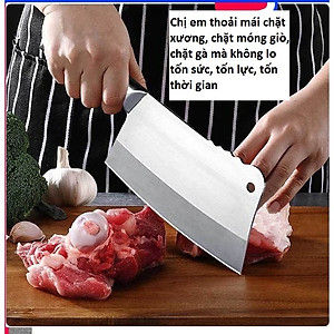 Dao chặt xương Nhật  lưỡi dao bén , chống trơn trượt ,  không rỉ , cán inox  dễ cầm ,  thiết kế lượn sóng giúp giảm tiếng ồn  , đầu dao có lỗ treo gọn gàng  , sạch sẽ 