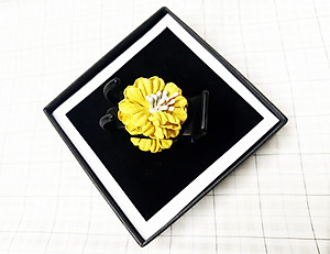 Kẹp tóc sau - Kẹp tóc hoa cúc vàng