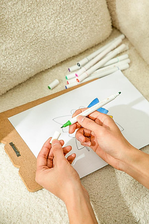 Hộp Bút 12 Màu Deli Sketch Marker - Phiên Bản Sơn Tùng M-TP Giới Hạn - Deli C185-12