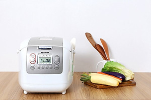 Nồi cơm điện tử Toshiba RC-18NTFV(W) (1.8 Lít) - HÀNG CHÍNH HÃNG