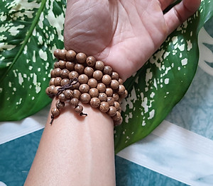 Combo 2 Vòng tràng 108 hạt gỗ đàn hương phong thủy niệm phật, kiêm vòng thời trang sang trọng đẳng cấp