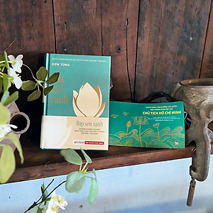 Sách - Búp Sen Xanh - Bìa Cứng - Tặng Kèm Obi + Postcard Hành Trình Cứu Nước - Độc Quyền Fahasa