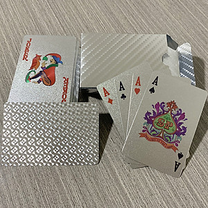Bài Tây Poker Mạ Si BẠC Cao Cấp Phủ Nhũ BẠC Chính Hãng Amalife – Bộ 54 Lá Bài Pocker Nhựa Dẻo Chống Thấm Nước Chống Gãy Màu Bạc