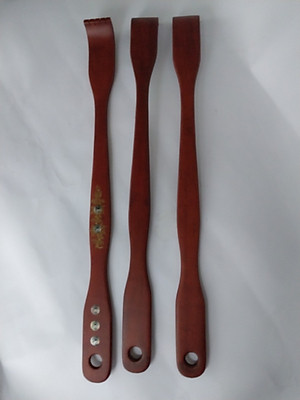 Combo Hai cây gãi lưng gỗ -cây gãi lưng khảm hoa văn