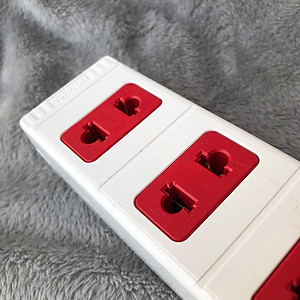 Ổ cắm Điện Quang ECO ĐQ ESK 2WR 42 ECO (4 lỗ 2 chấu, dây dài 2m, màu trắng đỏ)