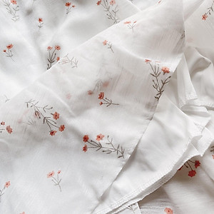 Váy hoa nhí cổ vuông tiểu thư - váy trắng hoa nhí hàn quốc