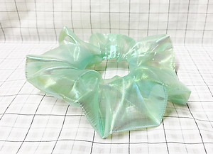 Cột tóc scrunchies màu xanh lá ánh kim