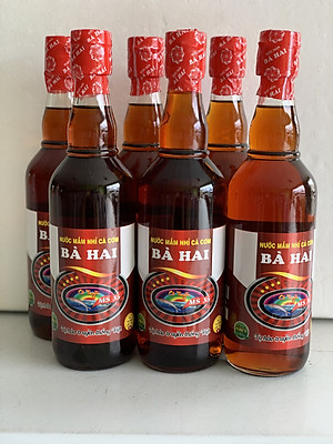 Thùng Nước Mắm Nhĩ Cá Cơm Loại 1 Bà Hai MS35 ( 6 thuỷ tinh x 500ml )