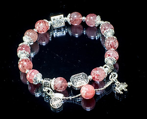 Vòng tay phong thủy Thạch anh dâu tây mix đá Đào hoa cho mạng Hỏa - Thổ, đá thiên nhiên AAAA