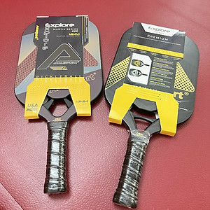 Vợt pickleball AMA JP80, mặt vợt từ sợi carbon dày 13mm, tặng kèm bao da, cuốn cán, cuốn viền vợt và 2 bóng cao cấp