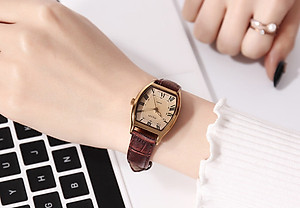 Đồng Hồ Nữ Julius Hàn Quốc JA-703LD Cổ Điển Dây Da Màu Nâu