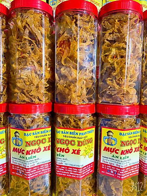 Mực khô xé sợi hộp 200 gram đã chế biến ăn liền ngon ơi là ngon của shop Đặc Sản Biển Phan Thiết NGỌC DŨNG. Hạn sử dụng 12 tháng kể từ ngày đặt hàng