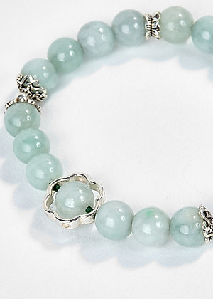 Vòng Tay Cẩm Thạch Phỉ Thúy Phối Charm Hoa Bạc Ngọc Quý Gemstones