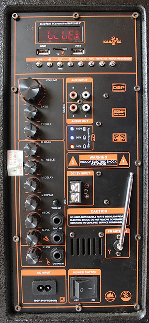 Loa Kéo Di Động Karaoke Bass 50 U.B.L LK-50U150 (1200W) 5 Tấc - Chính Hãng