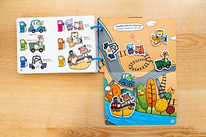 Học Liệu Bóc Dán Montessori Song Ngữ Anh Việt Beezi Book - Lalala Baby