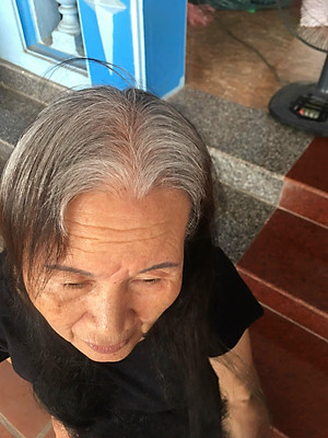 Dầu Gội Thảo Dược Đen Tóc SINORI 500 ml, Dầu Gội Phủ Bạc Nhuộm Tóc Cao Cấp Thiên Nhiên Chiết Suất Từ Nhân Sâm, Hà Thủ Ô, Ngũ Bội Tử, Trắc Bạch Diệp, Vừng Đen, Gừng