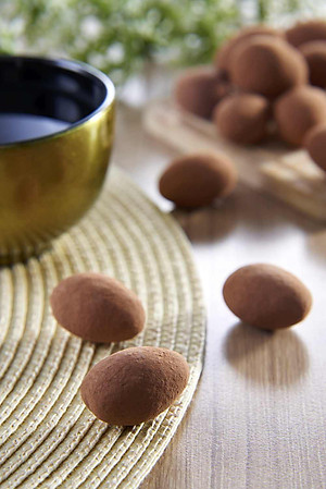 Socola  Beryl's Tiramisu Almond White Chocolate 100g