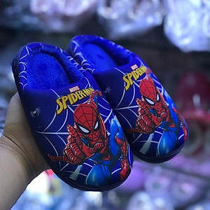 Dép bông cho bé trai đi trong nhà lót lông siêu mềm đế cao su dẻo chống trơn họa tiết siêu nhân spiderman thời trang D46