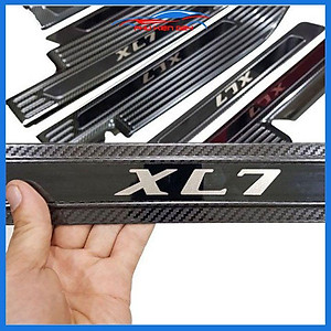 Bộ nẹp bước chân trong ngoài vân Cacbon xe XL7 2020-2021 chống trầy làm đẹp ô tô