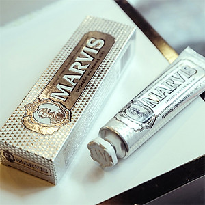 [Hàng chính hãng] Kem đánh răng cho người hút thuốc và uống coffee Marvis Smokers Whitening Mint Italy 85ml