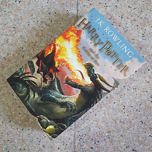 Sách Harry Potter Part 4: Harry Potter And The Goblet Of Fire (Paperback) (Harry Potter và chiếc cốc lửa) (English Book)