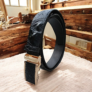 Thắt lưng da cá sấu có gù rất đẹp. DA CÁ SẤU THẬT 100%. Kích thước chuẩn 3.5x120cm phù hợp với cả quần tây và quần jean