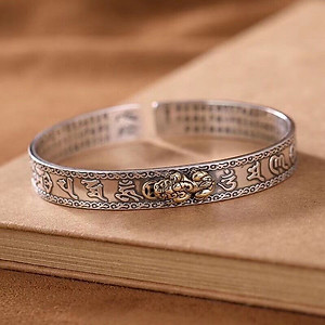 VÒNG TAY TỲ HƯU OM MANI PADME HUM MẠ BẠC THU HÚT TÀI LỘC