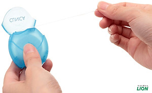 Cuộn chỉ nha khoa Lion Clinica Advantage 40m làm sạch các mảng bám giữa kẽ răng & ngăn ngừa các bệnh lý về răng miệng - Made in Japan