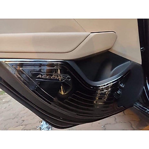 Ốp Tapli titan Cửa Xe dành cho Hyundai Accent 2018 2019 2020 2021 tặng kèm thêm keo 