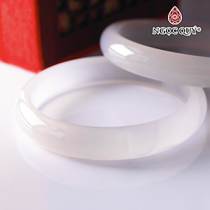 Vòng tay liền khối đá mã não trắng mệnh thủy kim - Ngọc Quý Gemstones