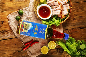 Combo 04 Chai Nước Mắm Cốt Đặc Biệt Lê Gia Làm Quà Biếu Sang Trọng (02 hộp xách 2 chai 40N)