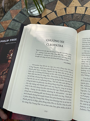 (Combo 2c - Bìa cứng áo ôm) ALEXANDER ĐẠI ĐẾ - Huyền thoại xứ Macedonia – JULIUS CAESAR - Nhà độc tài huyền thoại của La Mã - Philip Freeman - Bách Việt Book - NXB Dân trí