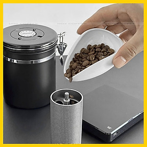 Dĩa sứ đong cà phê