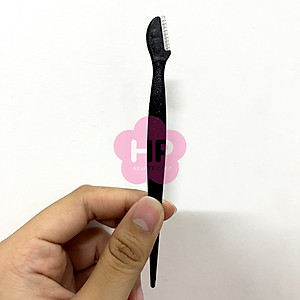 Dao Cạo Lông Mày Cán Dài Kai Groom 38531-HC1161