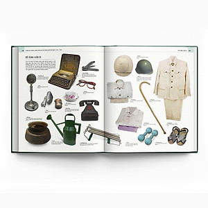 Sách Hồ Chí Minh - Tiểu Sử Bằng Hình (Gần 700 Tranh Ảnh Và Bản Đồ)