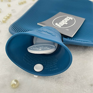 Túi chườm nóng lạnh nhập khẩu 100% từ Đức thương hiệu Fashy dòng cổ điển, tiêu chuẩn chất lượng Châu Âu giúp giảm các cơn đau kỳ kinh nguyệt, đau đầu,... hạ sốt tự nhiên, phù hợp cho người lớn, nhiều màu sắc