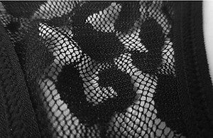 Quần lót nữ lọt khe ren sexy xếp hình hoa - Màu đỏ