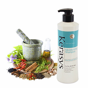 Dầu xả Kerasys Moisture cân bằng độ ẩm cho tóc xơ rồi Hàn Quốc 600ml tặng kèm móc khoá